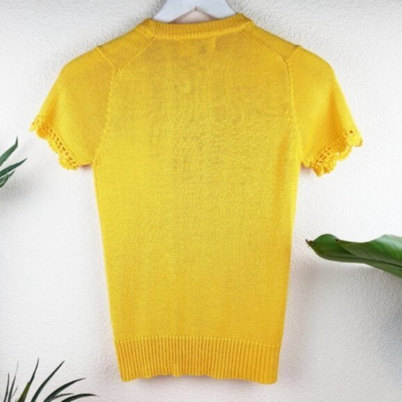 Vintage 70s Style Crocheted Boho Yellow Knit Top Button Front Short Sleeve - Picture 5 of 11